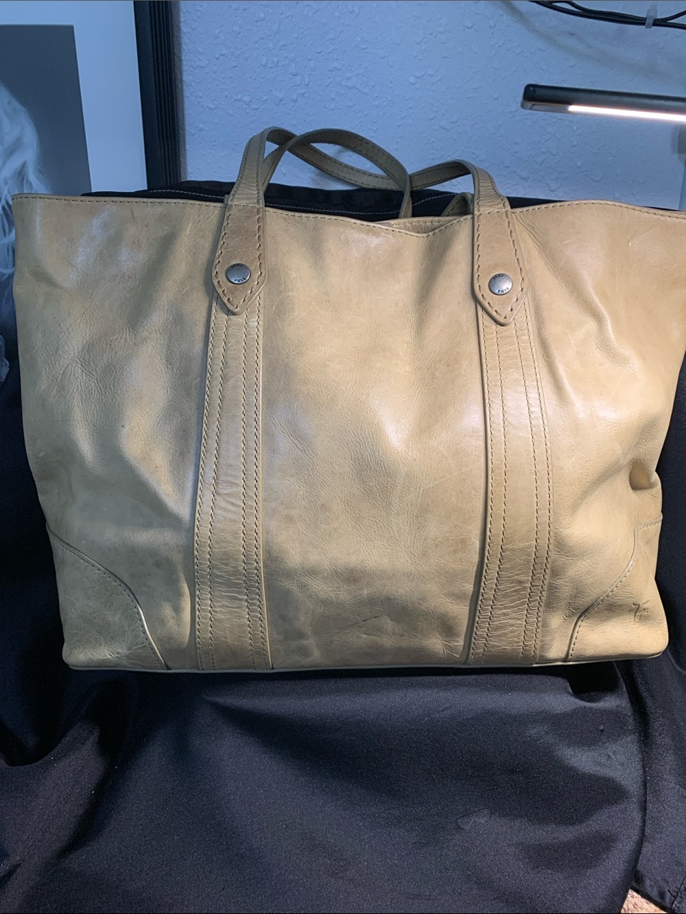 Frye Melissa  Distressed Shopper Sand Beige Large (12”) Leather Tote Bag